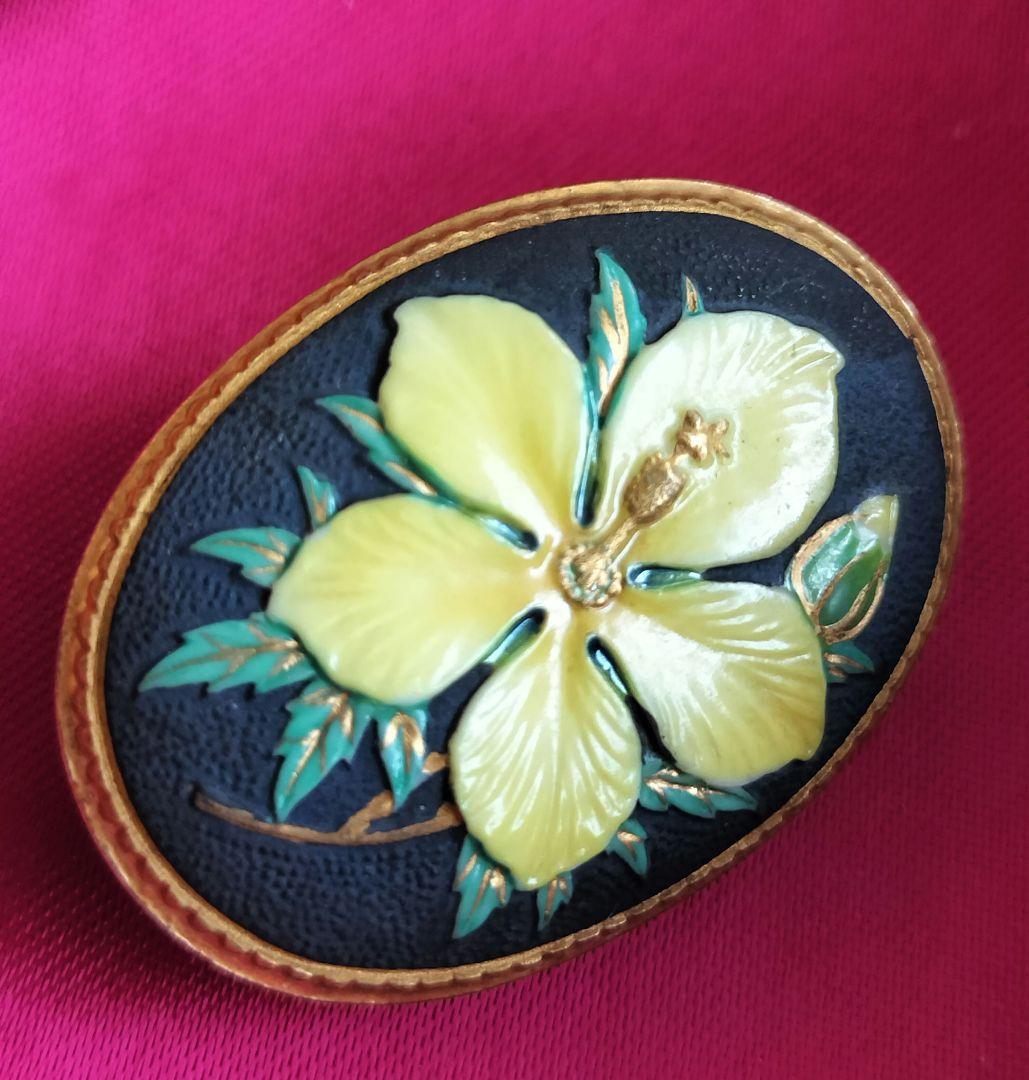 有田焼 俊兼 トシカネ 黄色 ハイビスカス ブローチ