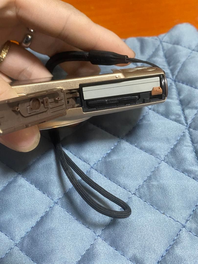 Canon IXY 610F ゴールド