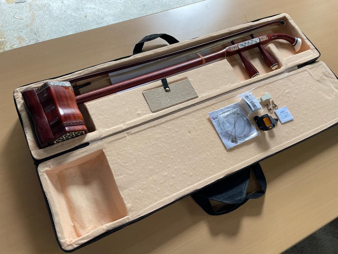 ★状態〇★ 二胡 木製 赤色 ケース 弦 チューナー 松ヤニ 付