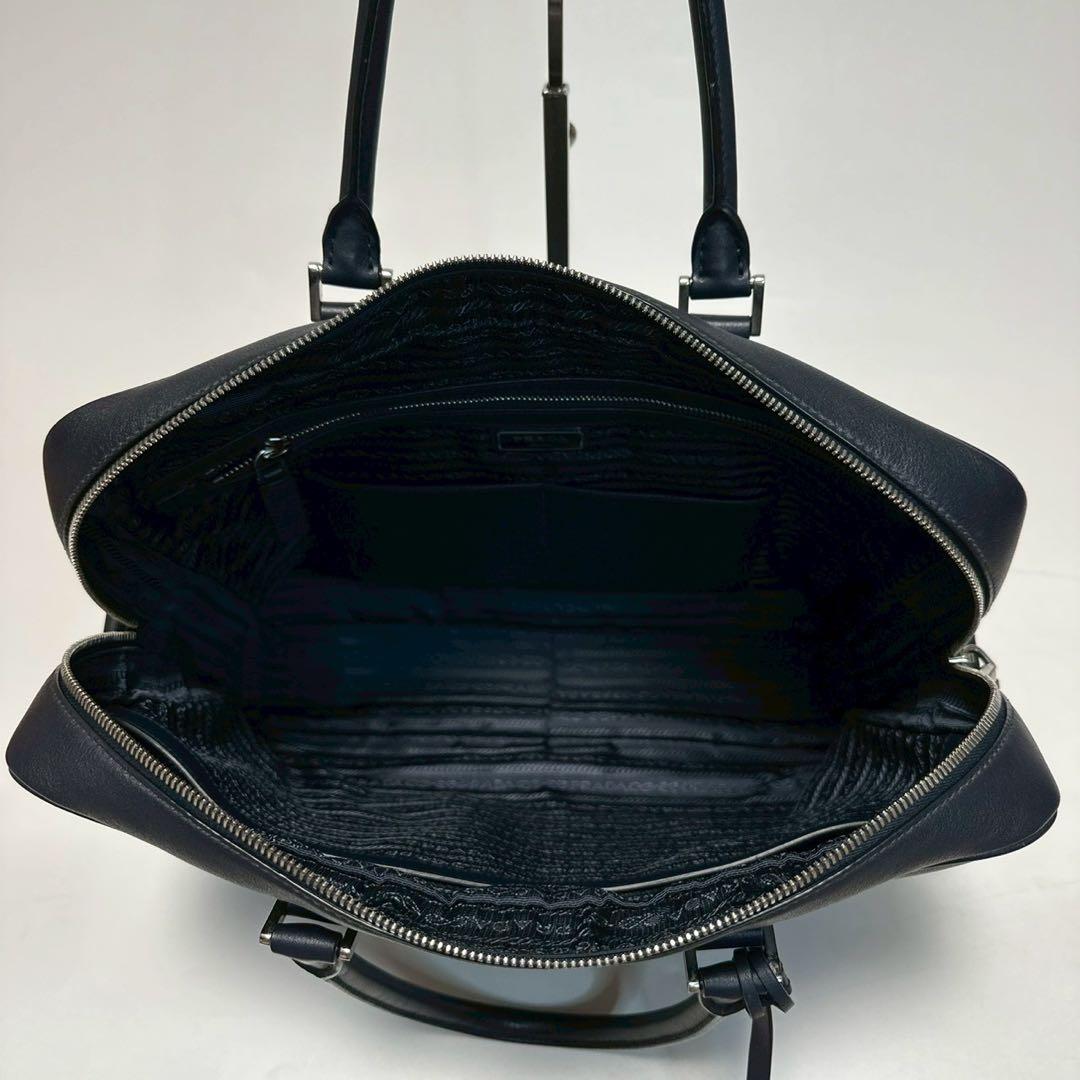 u09【極美品】プラダ　三角ロゴ　レザー　ネイビー　2way ビジネスバッグ.