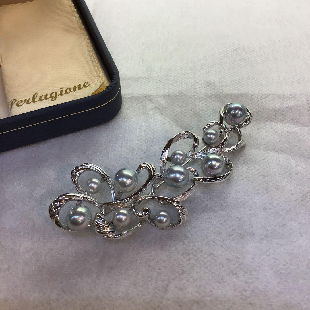 ペルラジオーネ　ブローチ