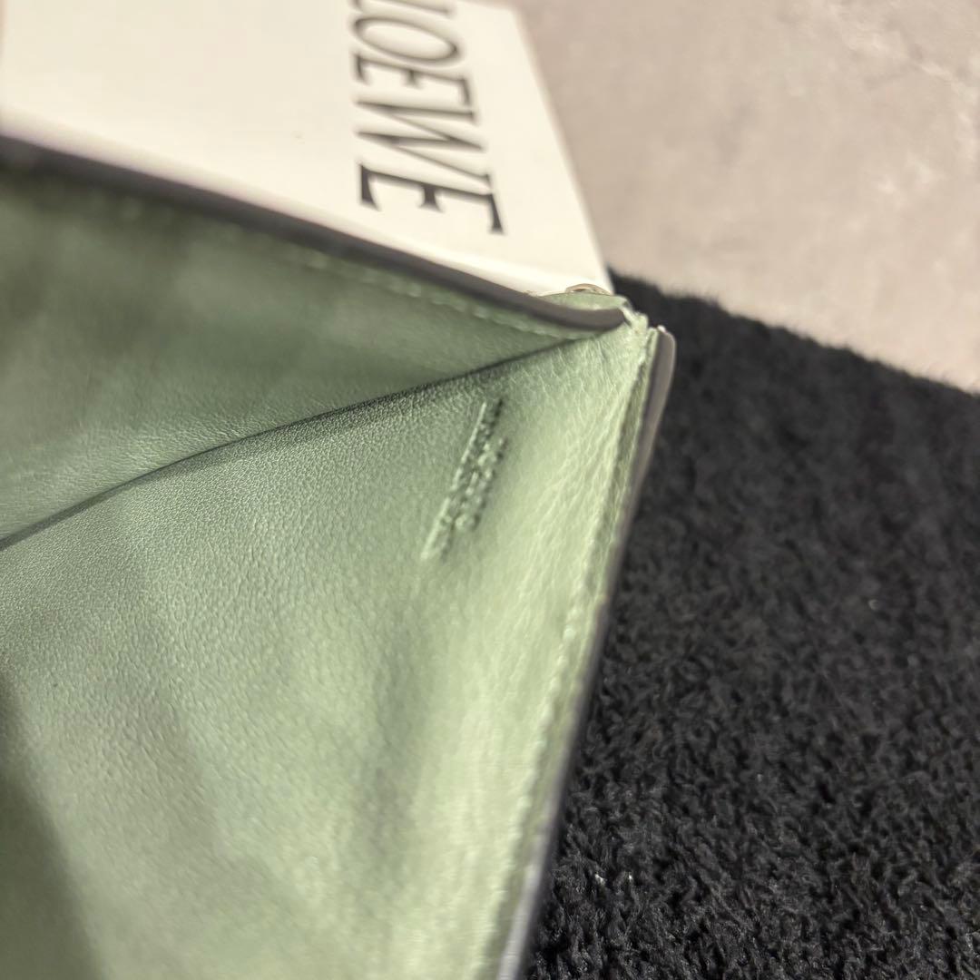 美品 LOEWE ロエベ バーティカルウォレット スモール グレイ グリーン