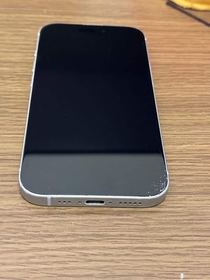 iPhone 15 ブルー本体