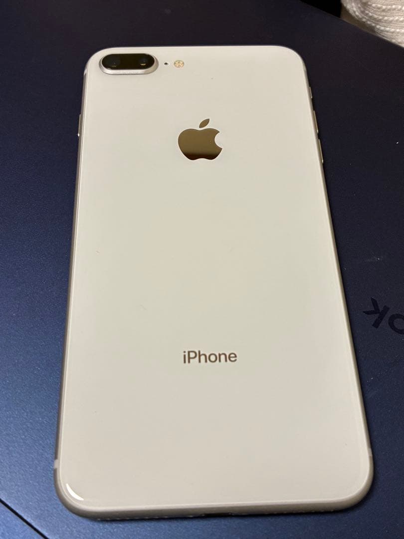 Apple iPhone 8 Plus シルバー　95% 本体 SiMフリー