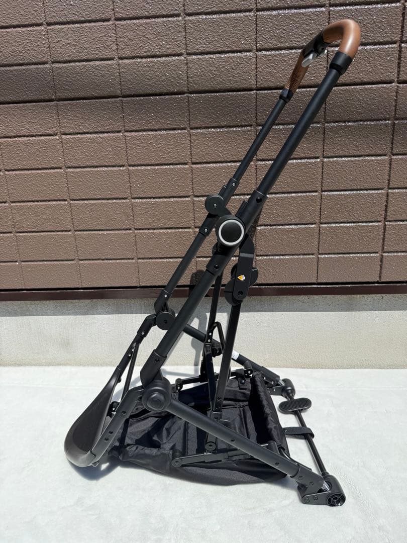 ①【美品】コンビ コムペット ルルテイル キャリー マウナロアブラック カート