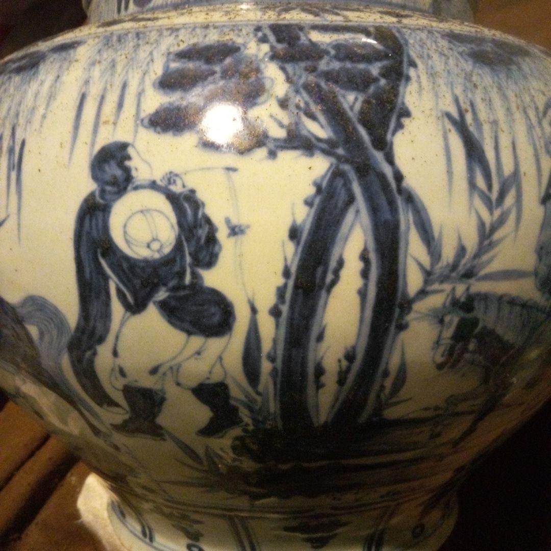 中国陶磁器　元染付　青白磁の陶器 壺 狩猟デザイン