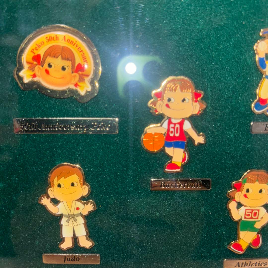 匿名配送ペコちゃんポコちゃんキャラクター ピンバッジセット 30周年記念不二家