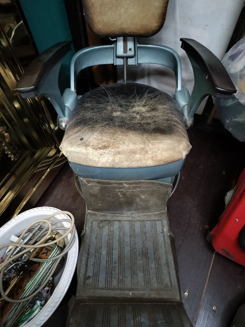 昭和初期の歯医者の椅子　歯科用椅子　昭和レトロ