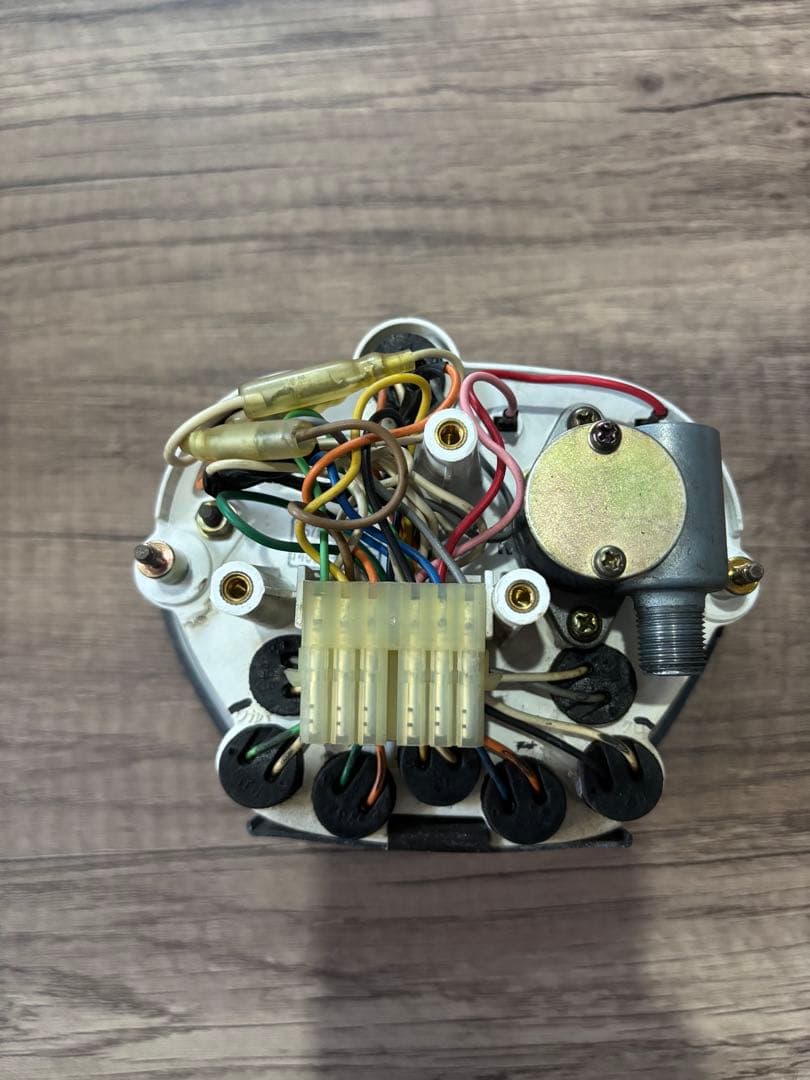 スズキ GSX1100S カタナのスピードメーターとタコメーターの複合ユニット