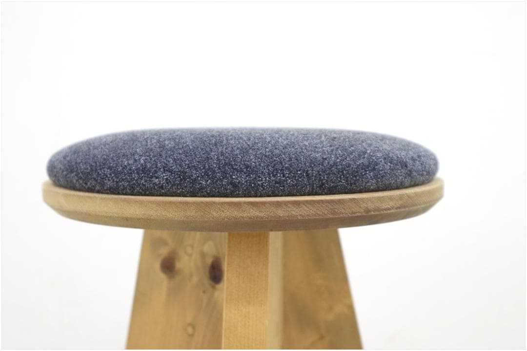 1 NEALD ニールド スツール 1脚 パイン無垢材 木製 チェア 丸椅子