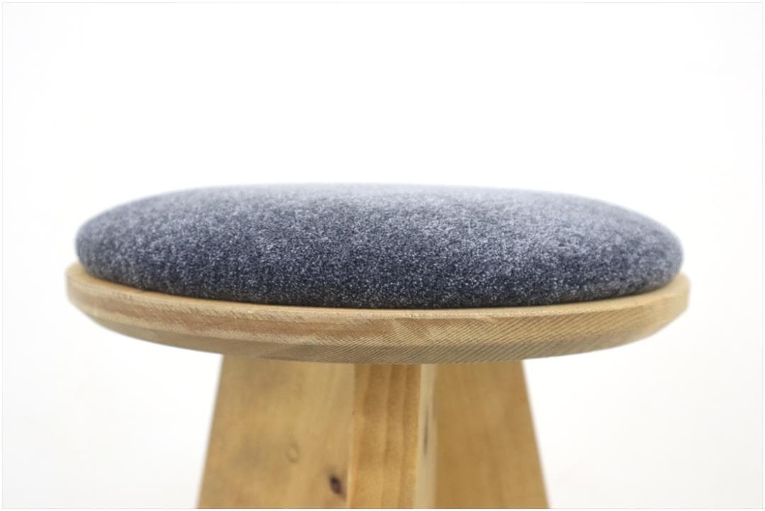 1 NEALD ニールド スツール 1脚 パイン無垢材 木製 チェア 丸椅子