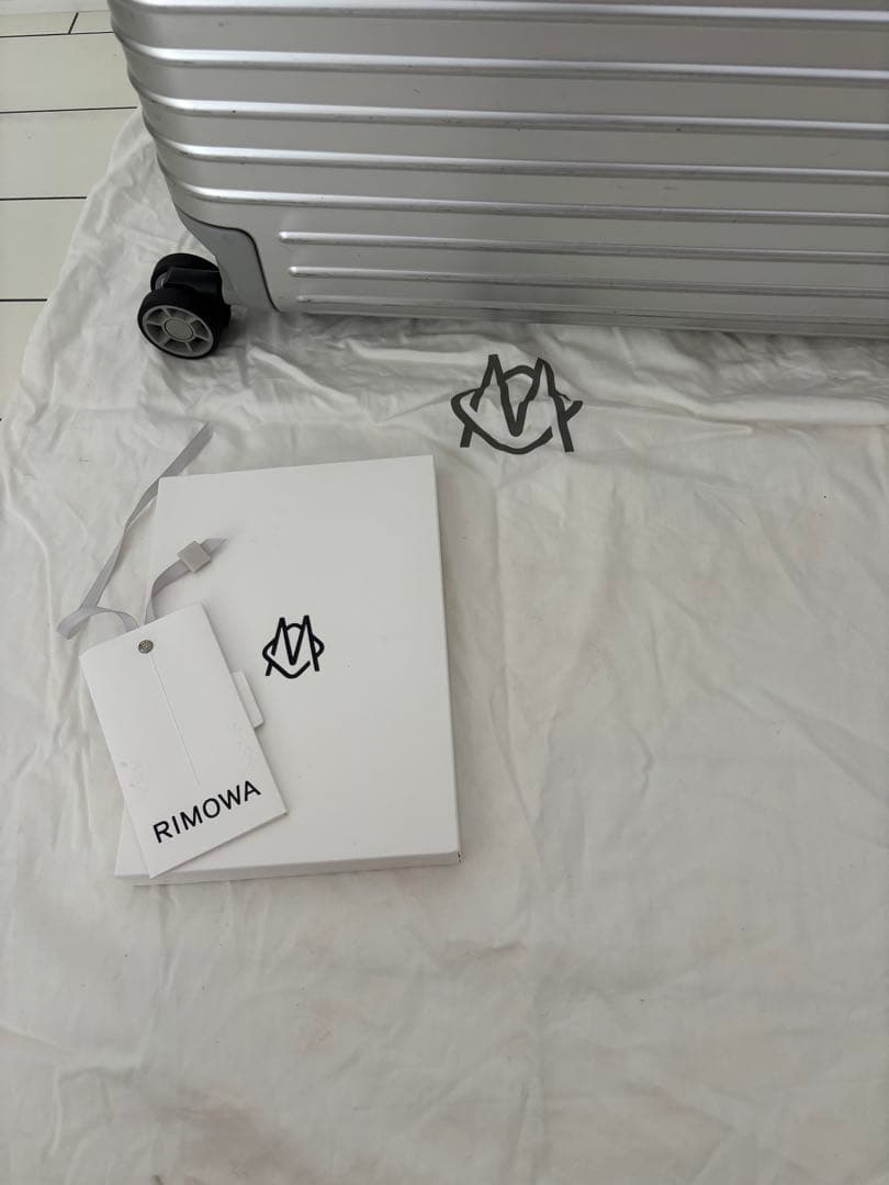 RIMOWA オリジナル 35L 4輪スーツケース シルバー