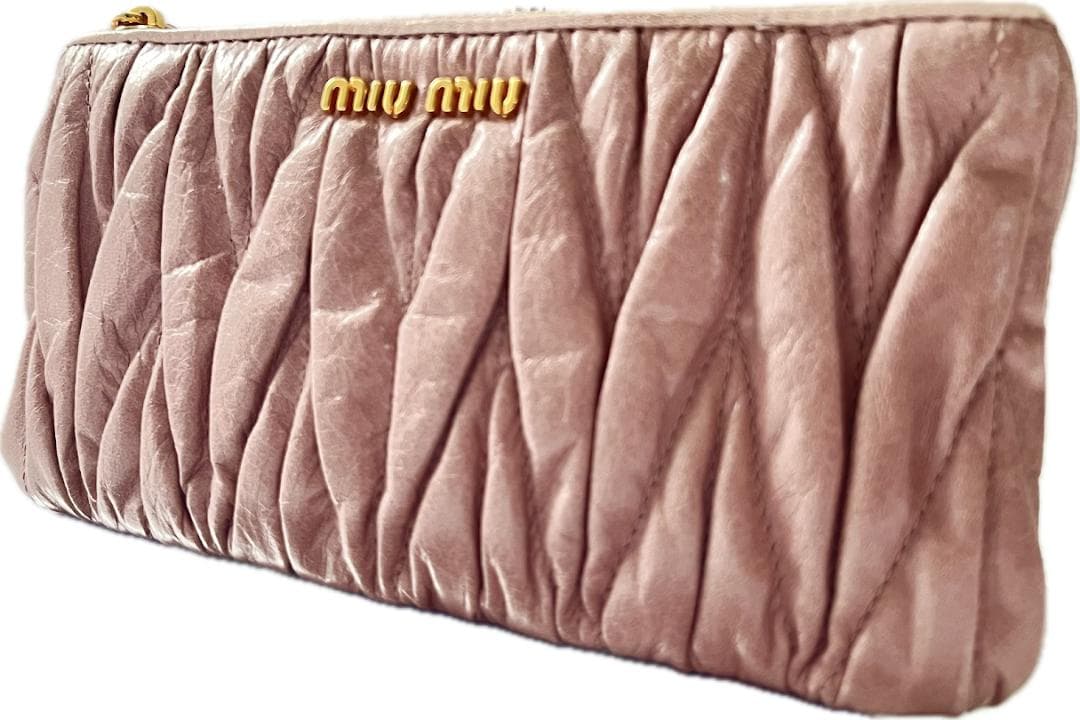 MIUMIU マテラッセ パーティバッグ ポーチ　クラッチバッグ　レザー　ピンク