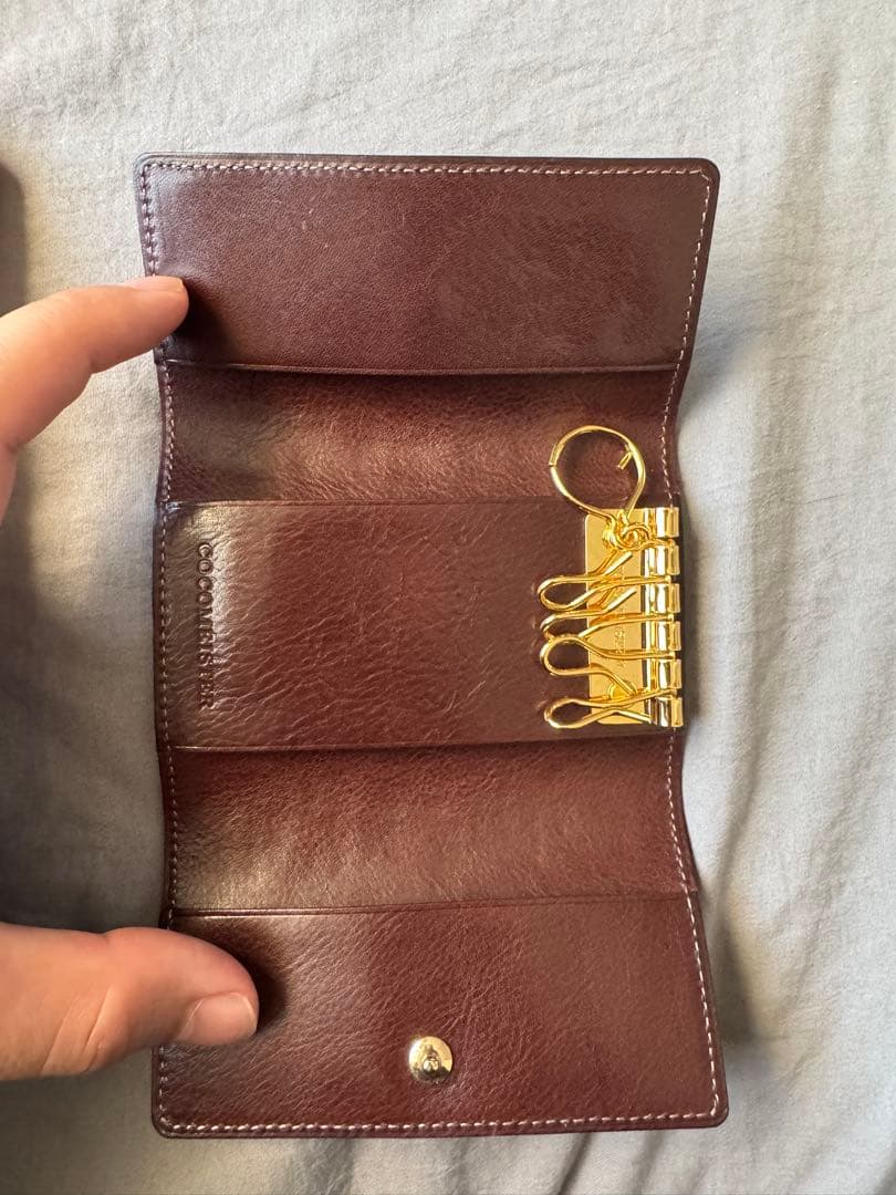 ココマイスター　サバンナ キーケース ブラウン