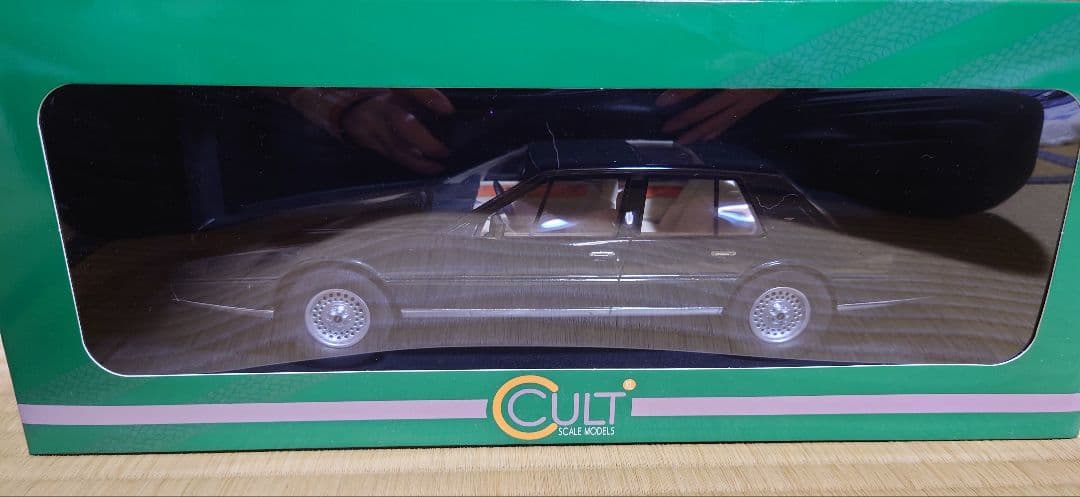 ②CULT 1/18 アストンマーティン・ラゴンダ 1985 グリーンメタリック