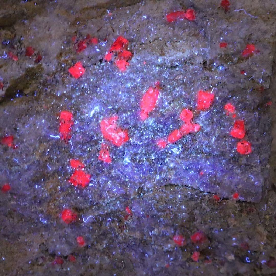 カリフォルア産 コランダム 原石 399.5g CRD100 鉱物　天然石