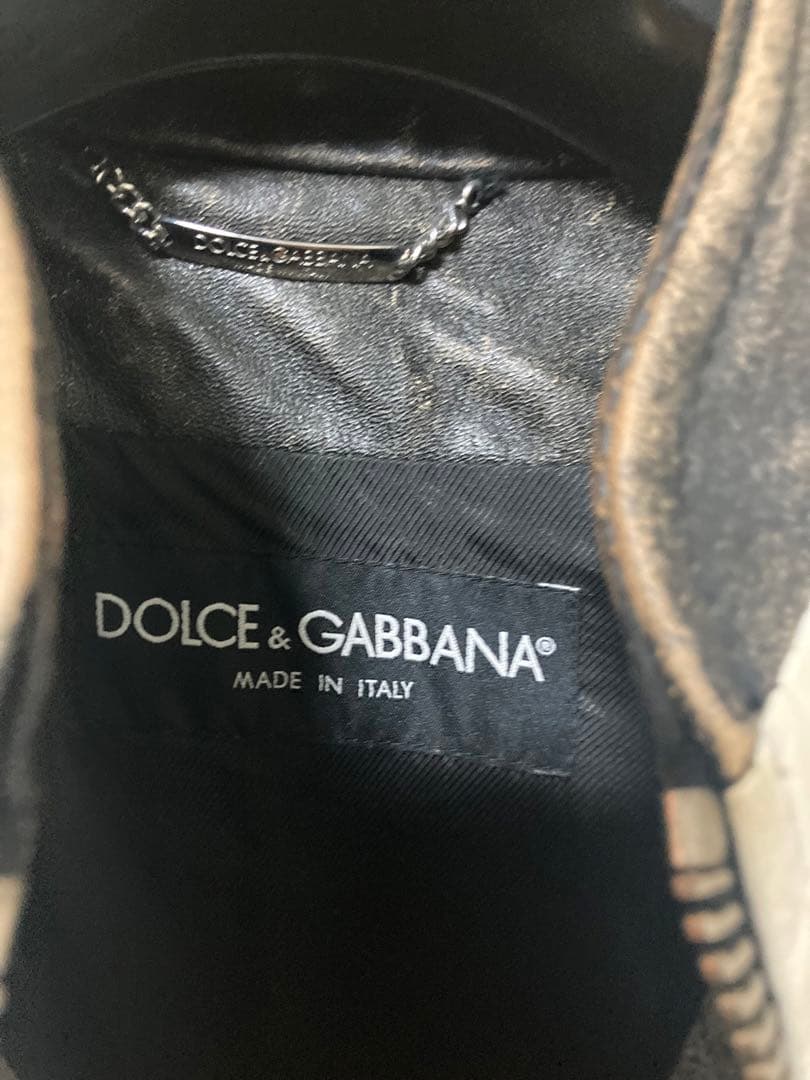 ドルチェ&ガッバーナ　D&G　レーシング　シングルライダース　春コーデ
