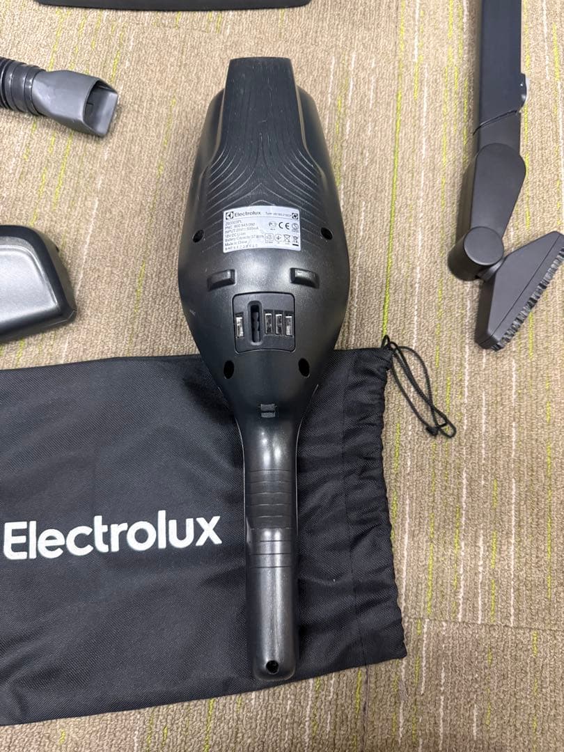 【洗浄消毒作業済】エレクトロラックス　エルゴラピード　クリーナーZB3323PL