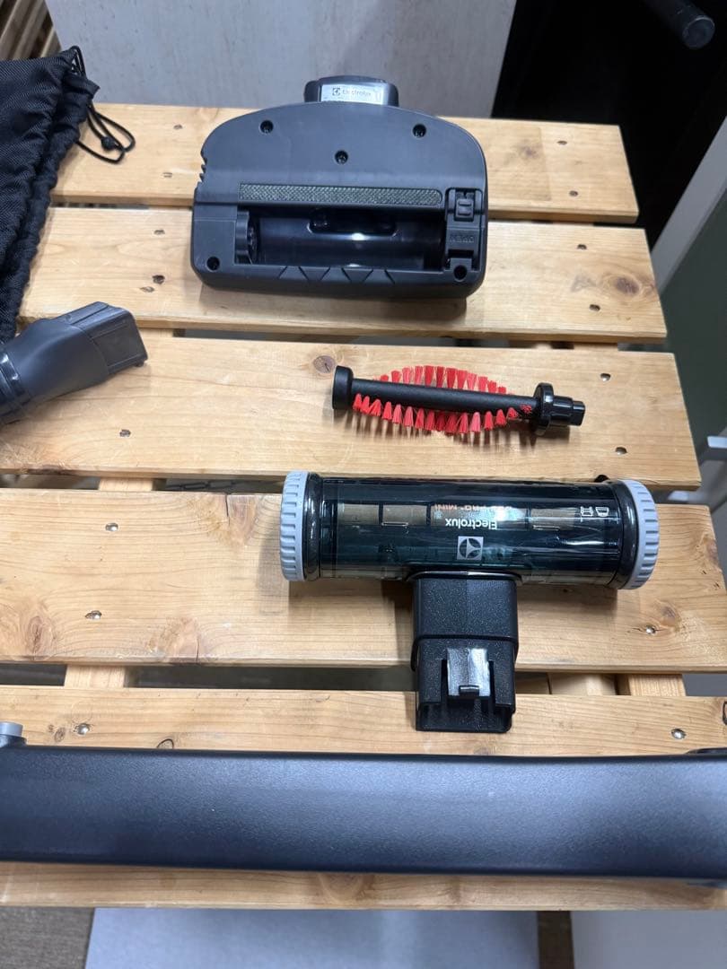 【洗浄消毒作業済】エレクトロラックス　エルゴラピード　クリーナーZB3323PL