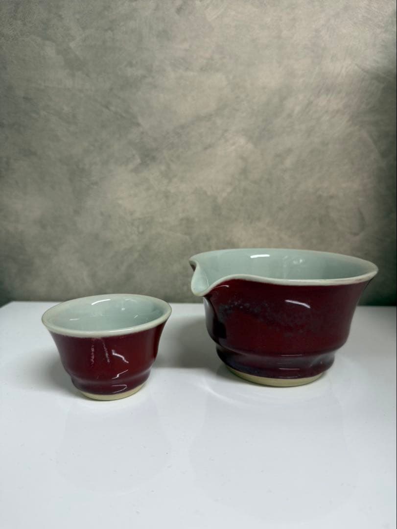 茶器セット　えんじ色と白色の陶器カップピッチャー急須