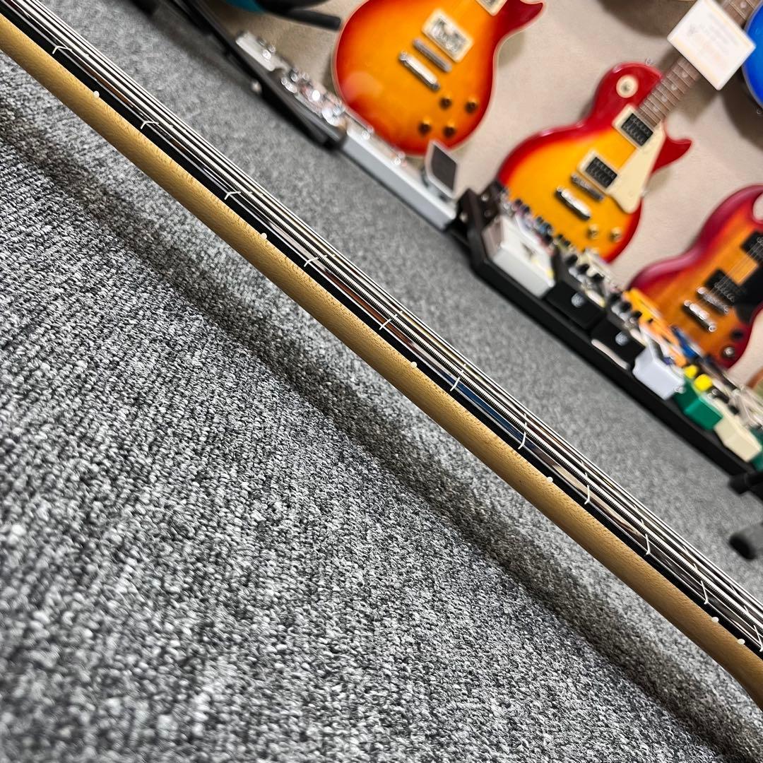 【10439】 Squier Fretless Jazz Bass