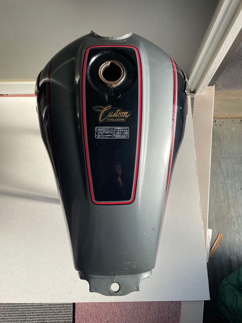 CB750カスタムエクスクルーシブ　ガソリンタンク