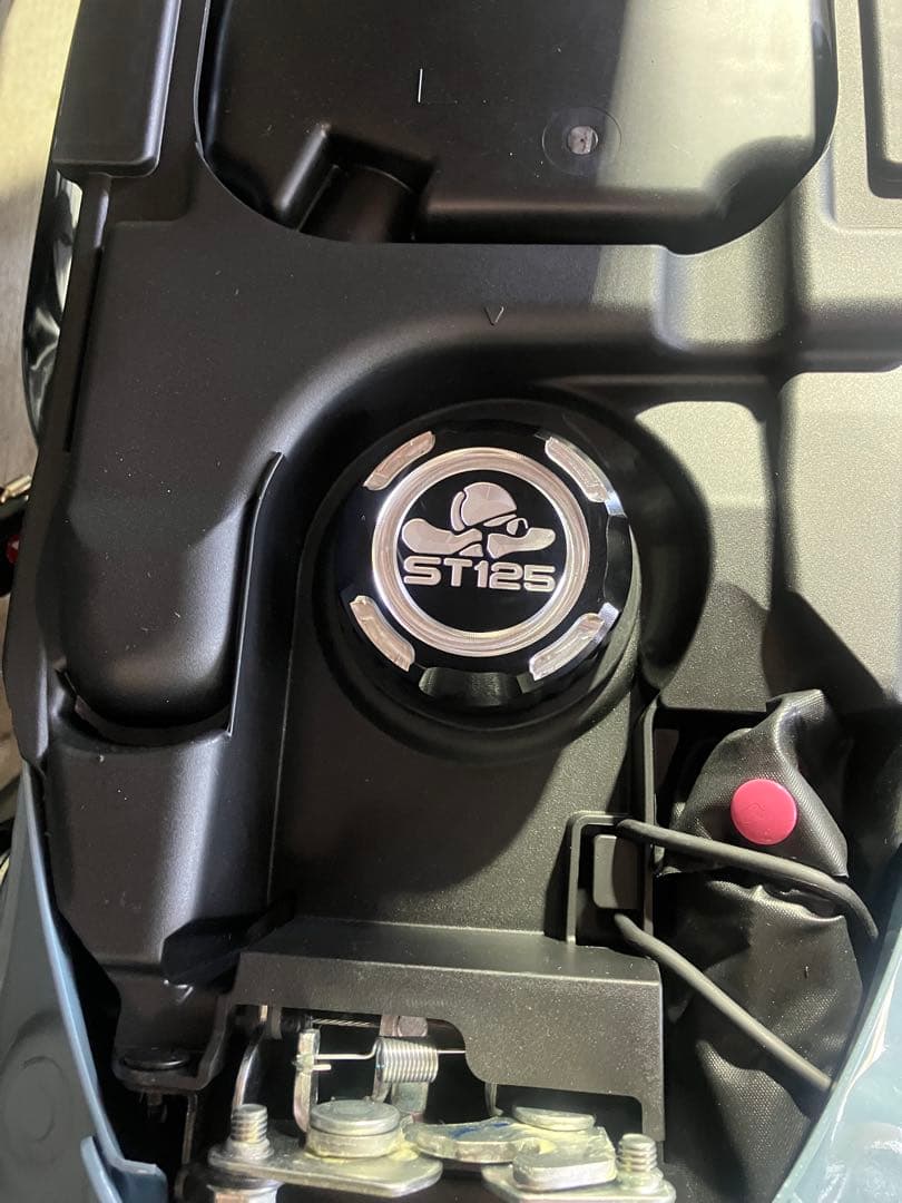 ダックス125 ST125フューエルタンクキャップ　ブラックアルマイト