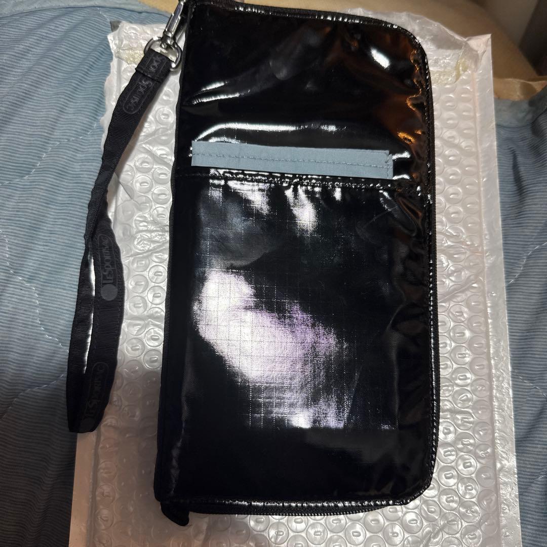 レスポートサック　ひとりっぷコラボ　綺麗です。黒いパスポートケース・カバー　財布