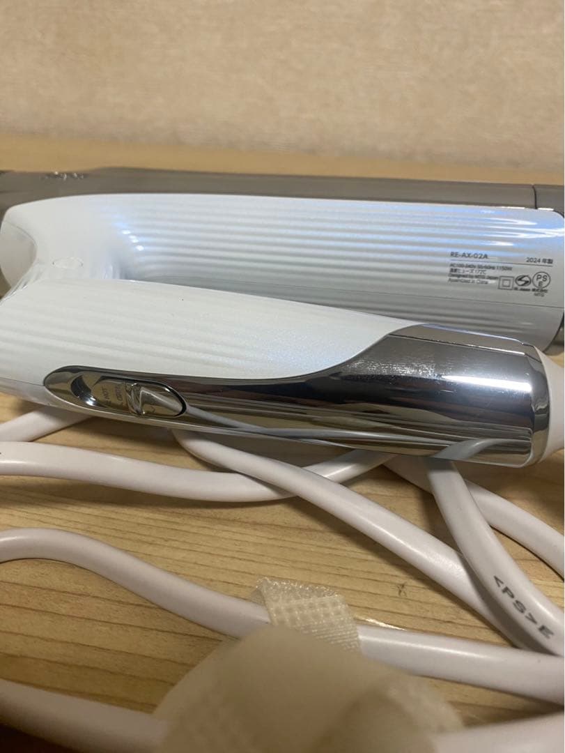 リファ　Refa ホワイト　ヘアドライヤー　RE-AX-02A ジャンク