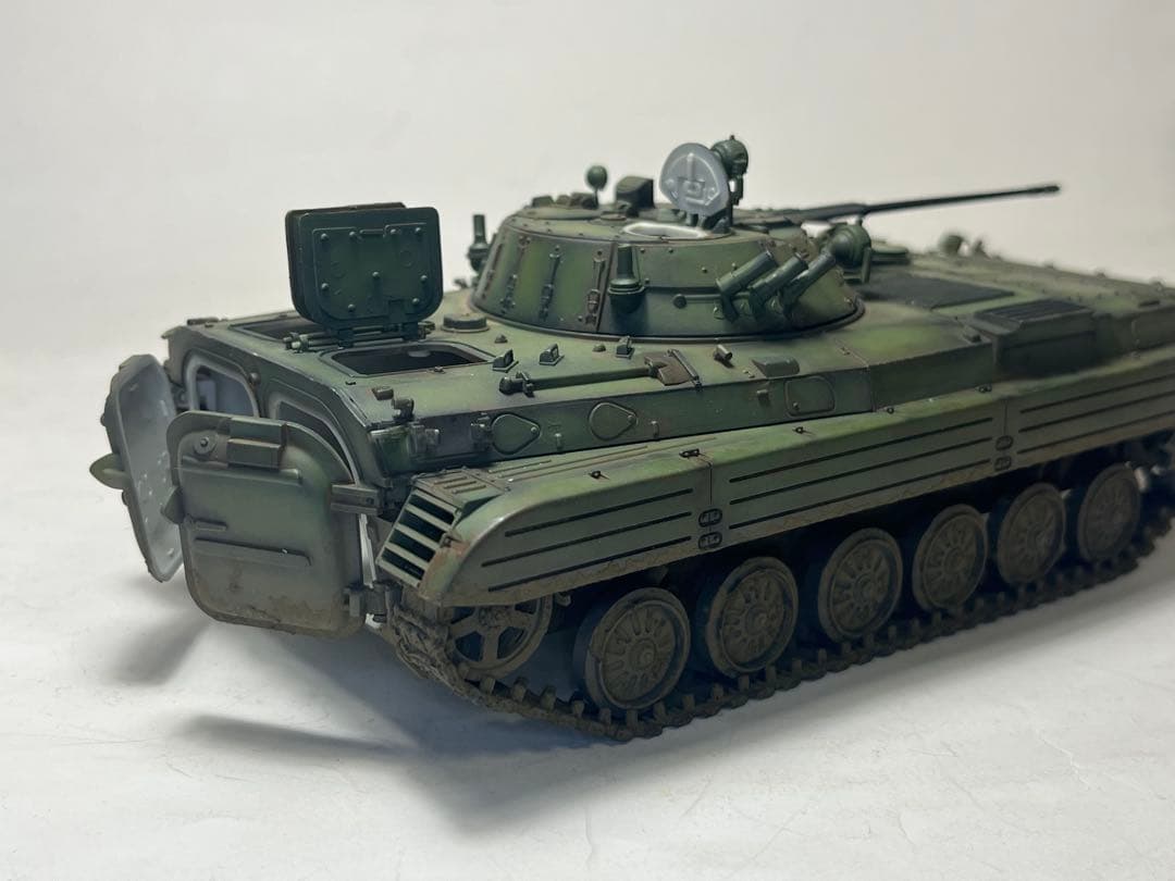 ドラゴン 1/35 BMP-2歩兵戦闘車　（完成品）