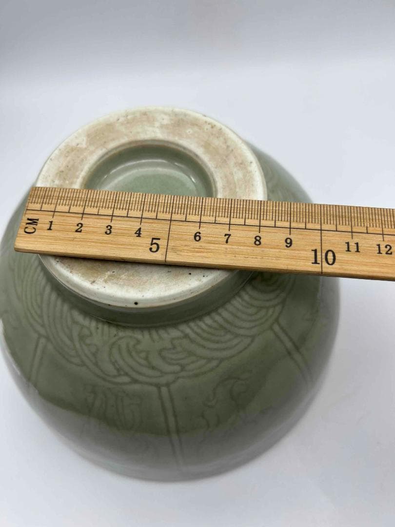 清雍正時代　青磁暗刻花卉輪花大鉢　【旧家蔵出し】 希少貴重 景徳鎮(B-76)