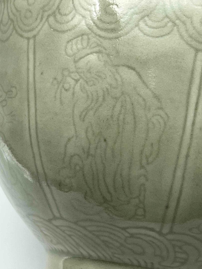 清雍正時代　青磁暗刻花卉輪花大鉢　【旧家蔵出し】 希少貴重 景徳鎮(B-76)