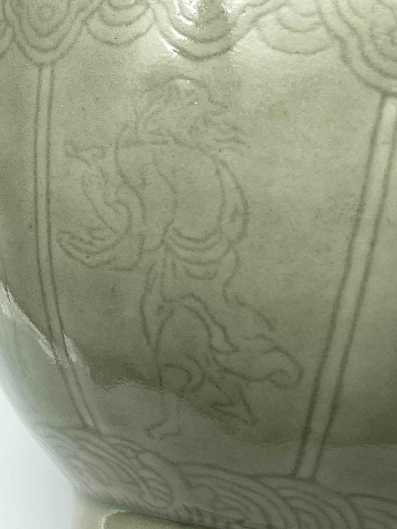 清雍正時代　青磁暗刻花卉輪花大鉢　【旧家蔵出し】 希少貴重 景徳鎮(B-76)