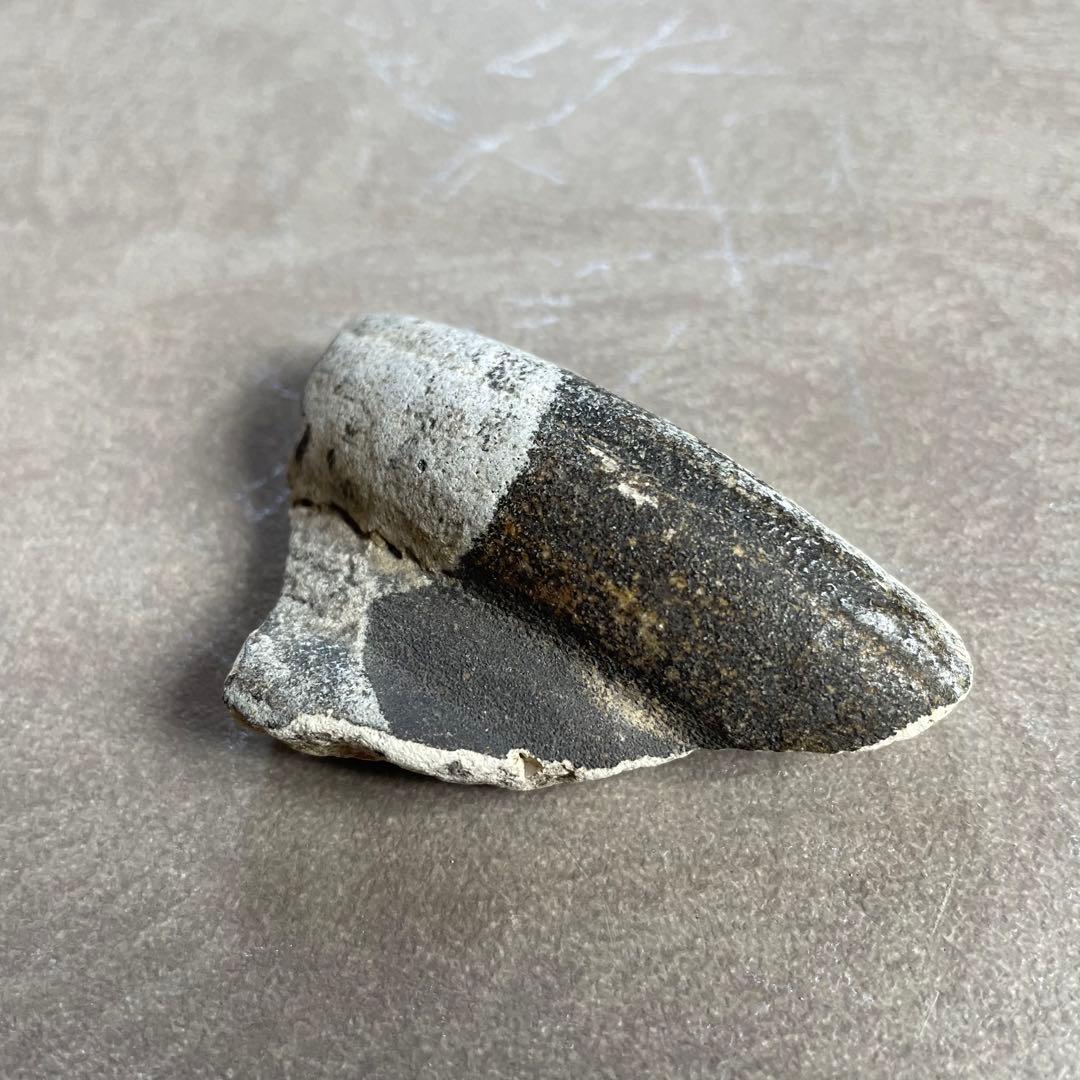 黒織部陶片 桃山 江戸初期 美濃古陶 美濃桃山陶 美濃焼 古陶磁 織部 骨董