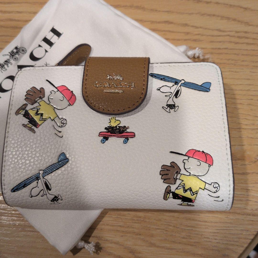 【新品】COACH コーチ　スヌーピー　二つ折り財布