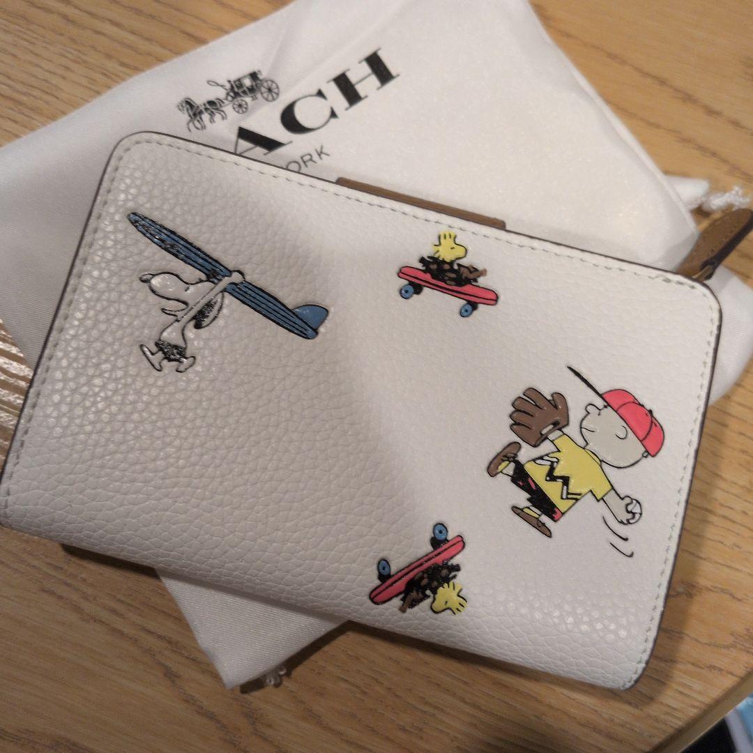 【新品】COACH コーチ　スヌーピー　二つ折り財布