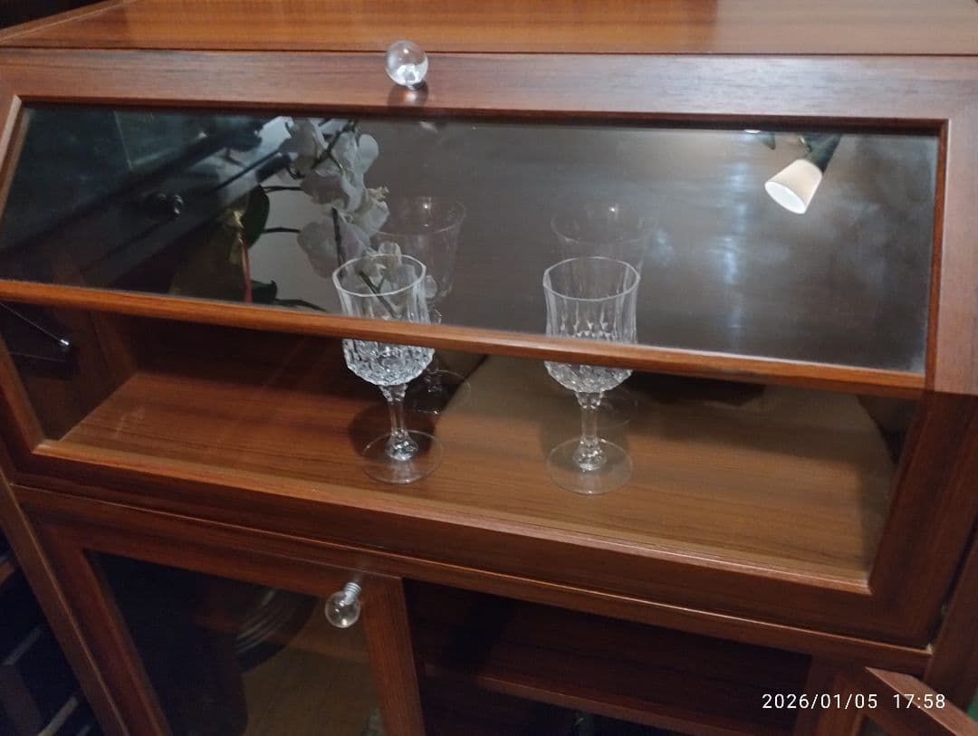 aikoさん専用　サイドボ−ド　キャビネット　ショ−ケ−ス