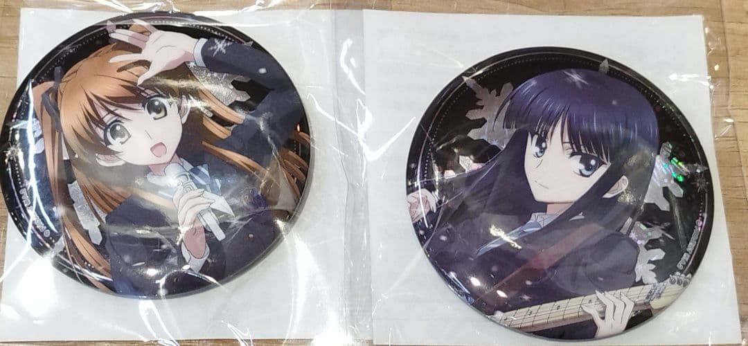 （２人）WHITE ALBUM2 缶バッジ 小木曽雪菜 冬馬かずさ 中国