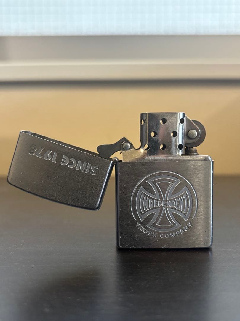 スケートボード Independent Zippo
