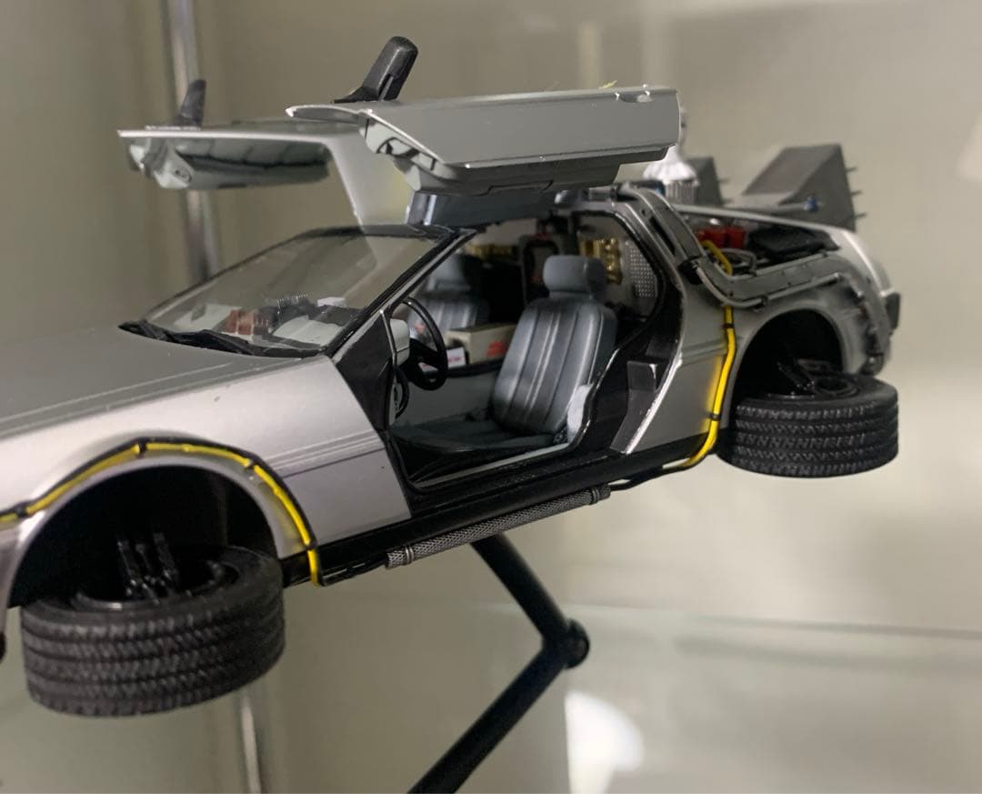 バックトゥザフューチャ一II デロリアン1/24