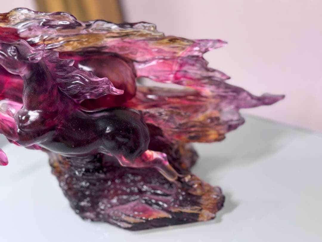 琉璃工房　LIULI　馬　赤　置き物　ガラス