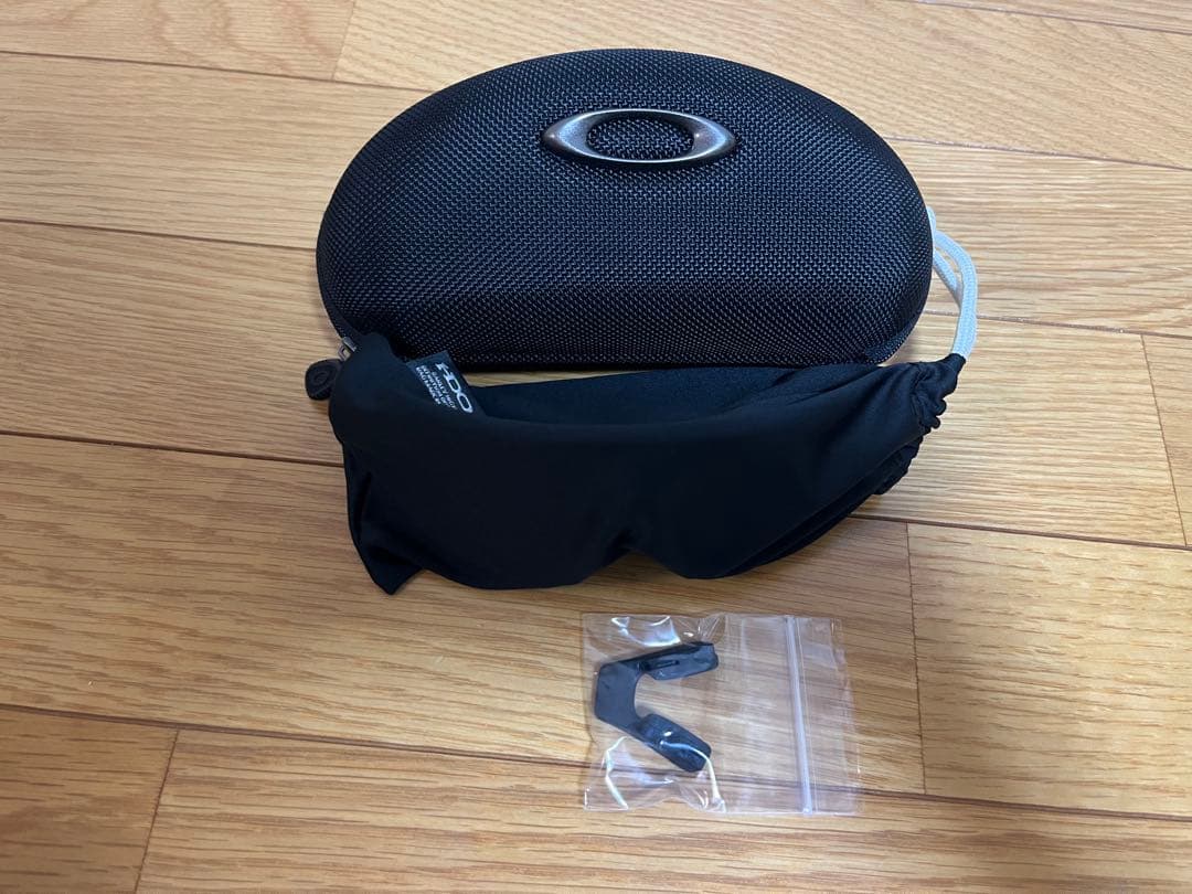 Oakley スポーツサングラス ブラック/レッド