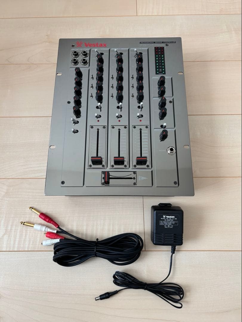 Vestax PMC-170A DJミキサー (未確認のためジャンク扱い)