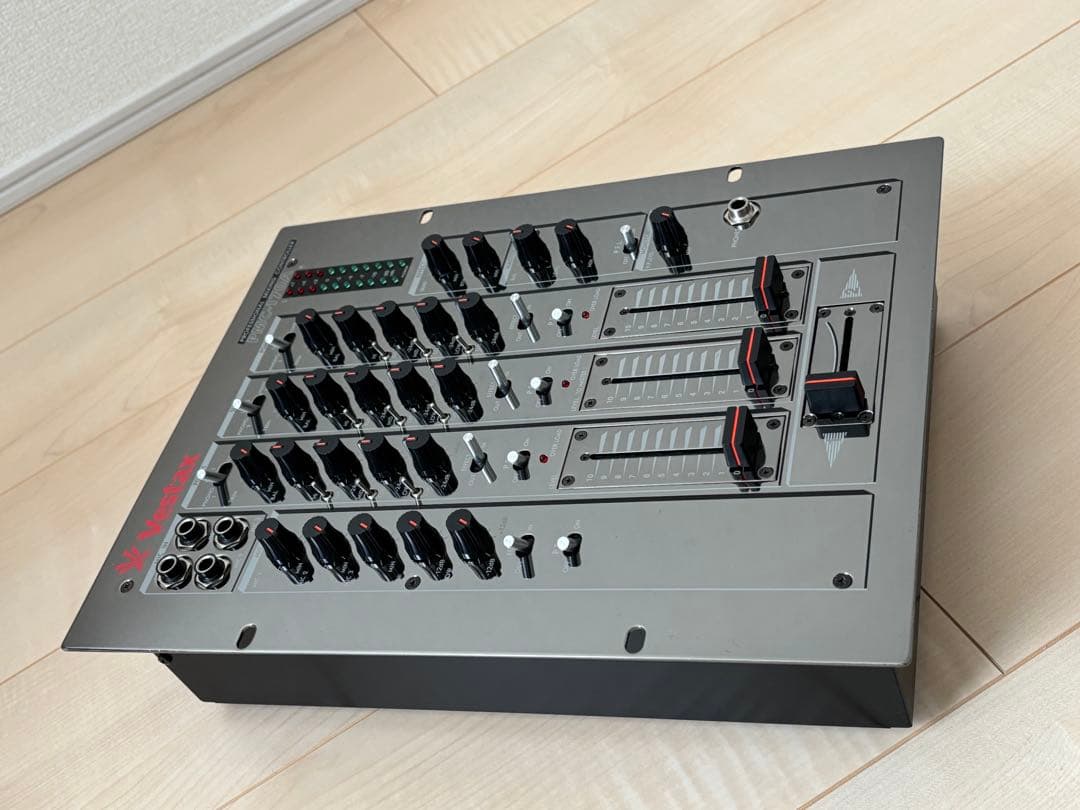 Vestax PMC-170A DJミキサー (未確認のためジャンク扱い)