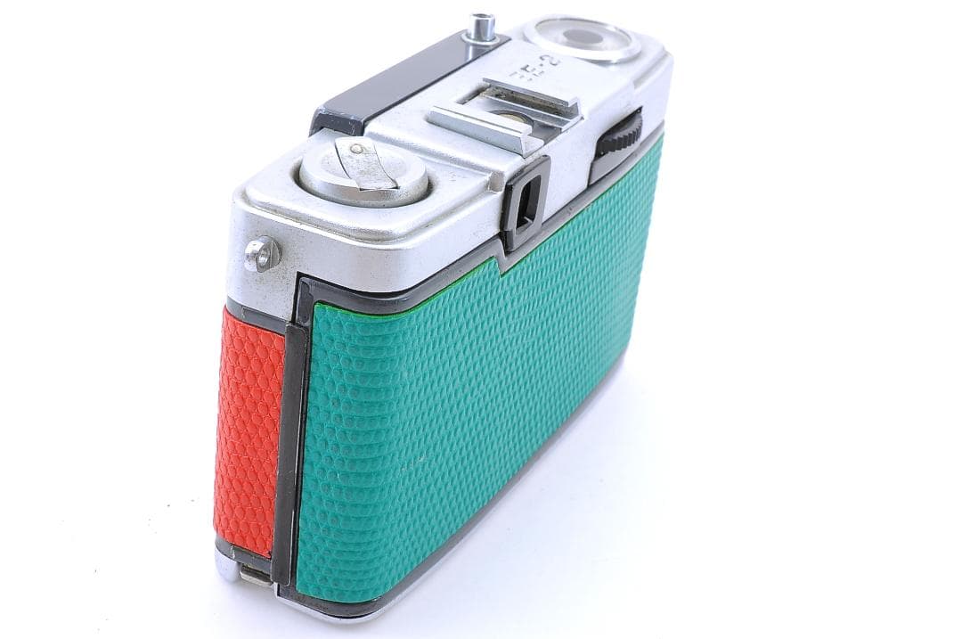 OLYMPUS PEN-２フィルムカメラ　赤青