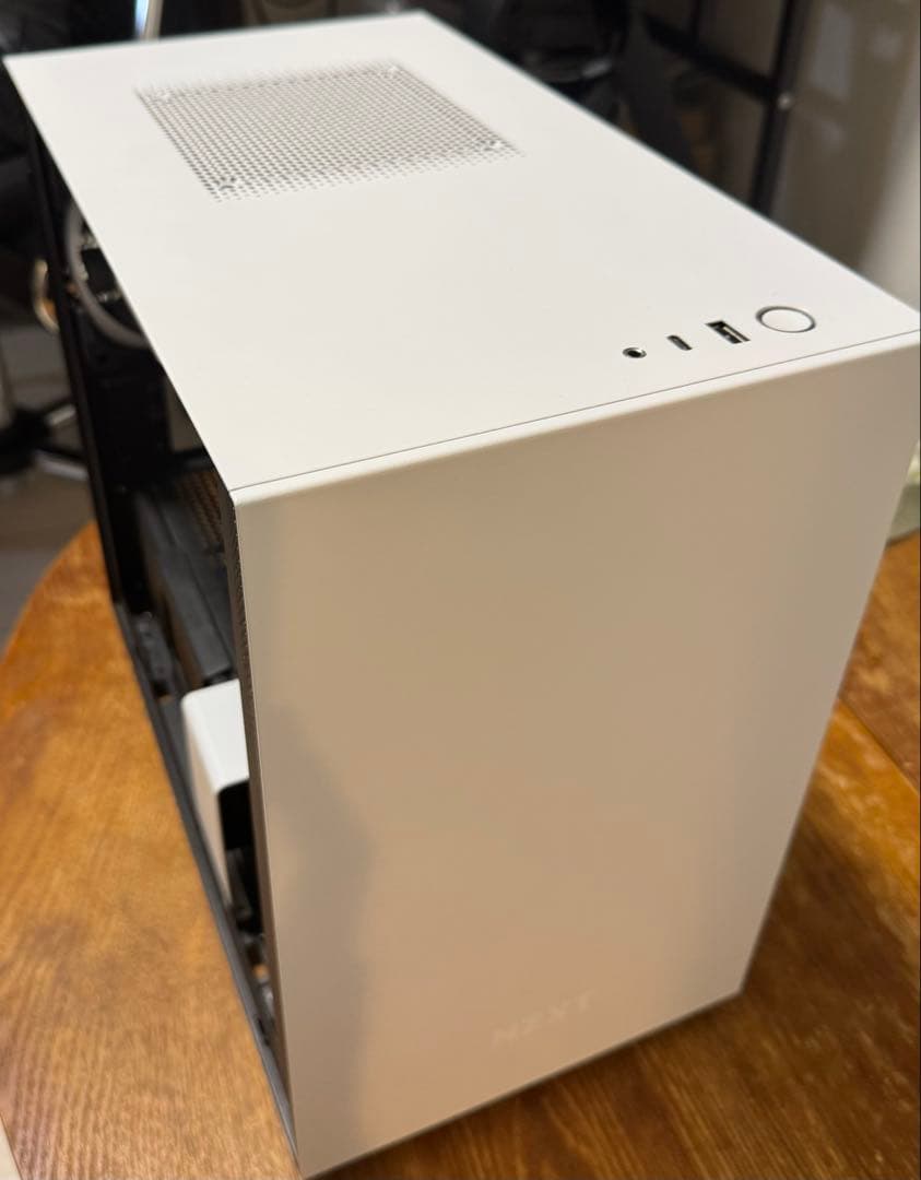 NZXT H210i PC ケ-ス