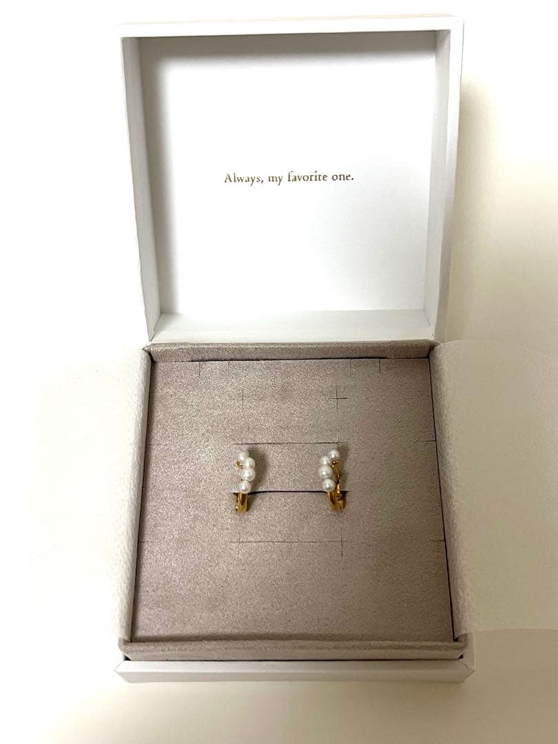 連休限定値下げ＊ete ピアス パール ハグピアス レディース