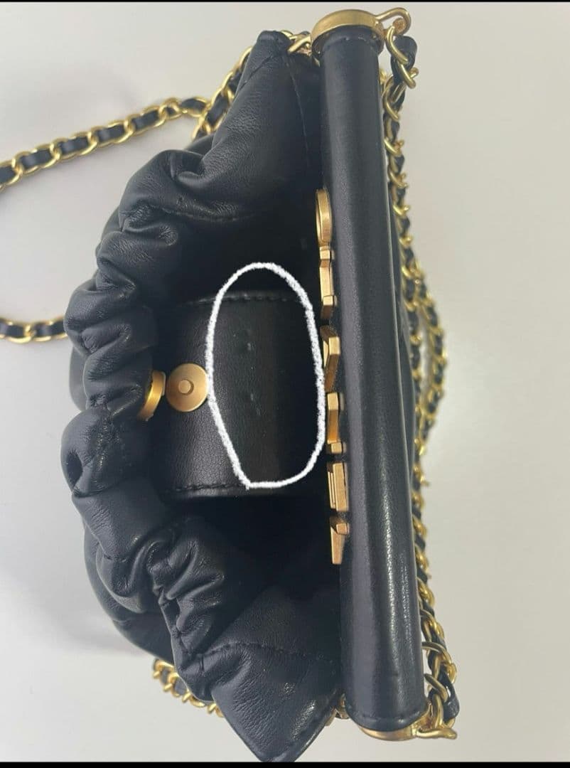 シャネル ノベルティ キルティング チャーム付き ショルダーバッグ