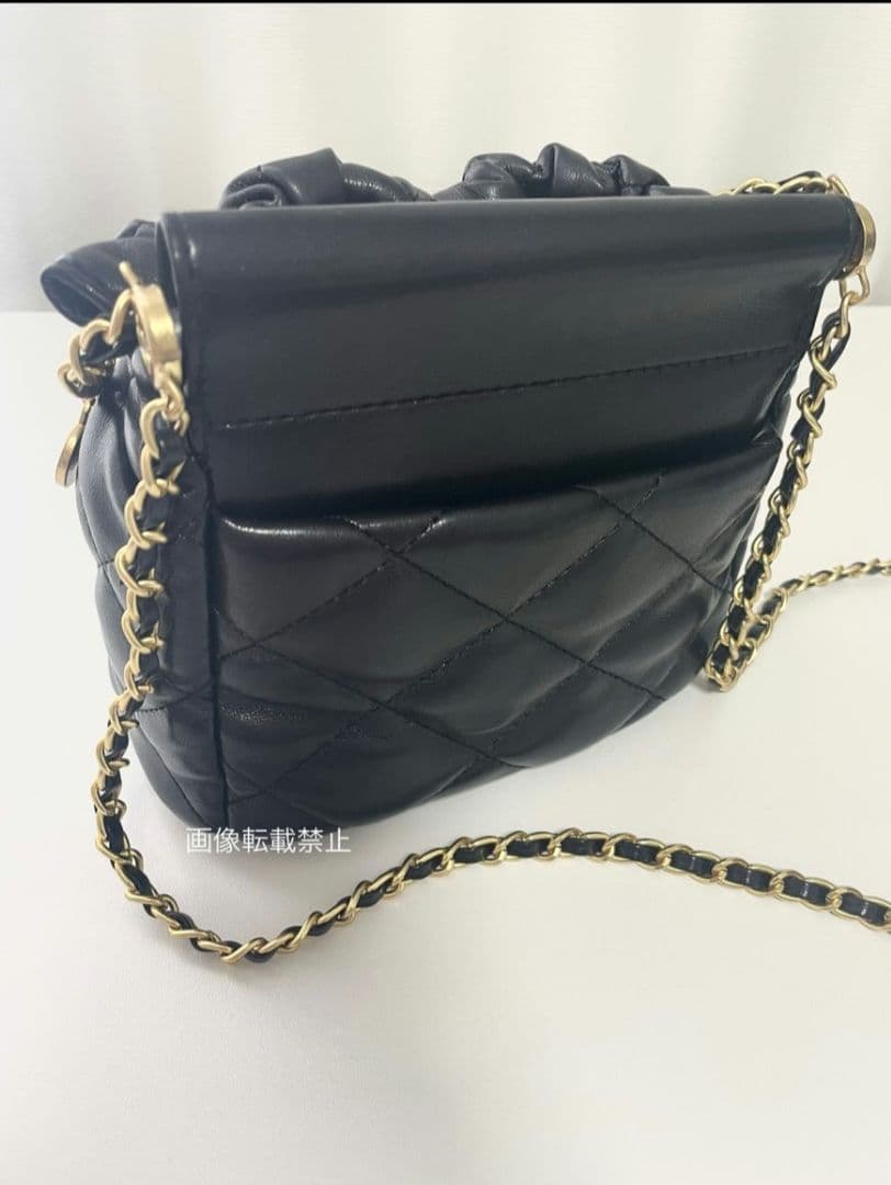 シャネル ノベルティ キルティング チャーム付き ショルダーバッグ