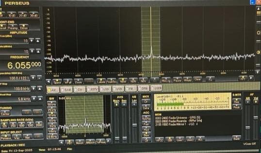 AOR PERSEUS SDR受信機